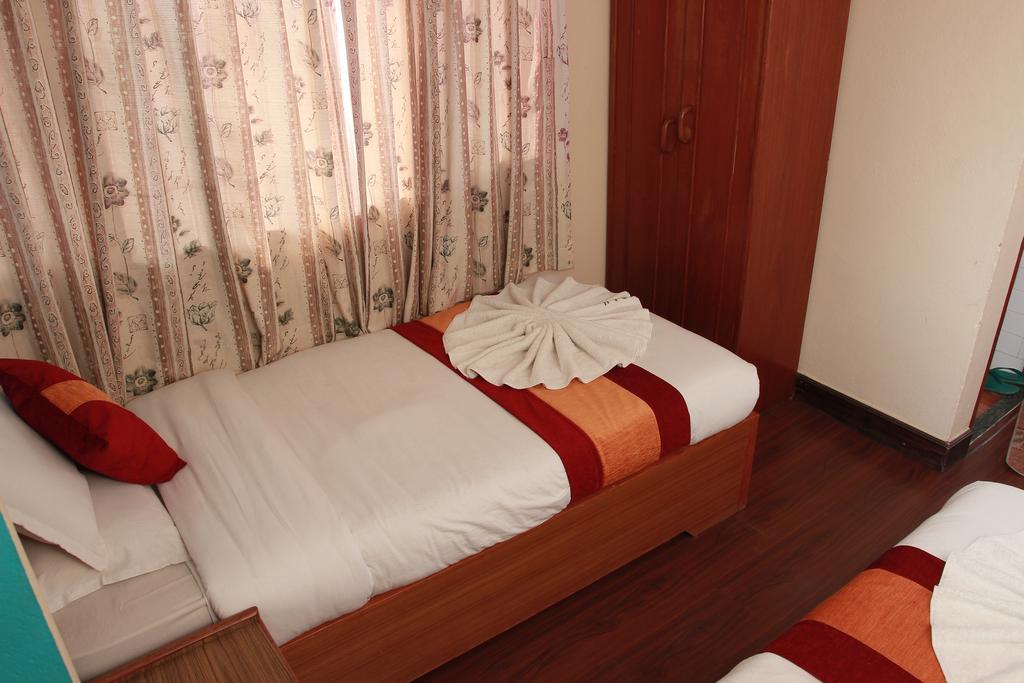 Shree Tibet Family Guest House Катманду Екстер'єр фото