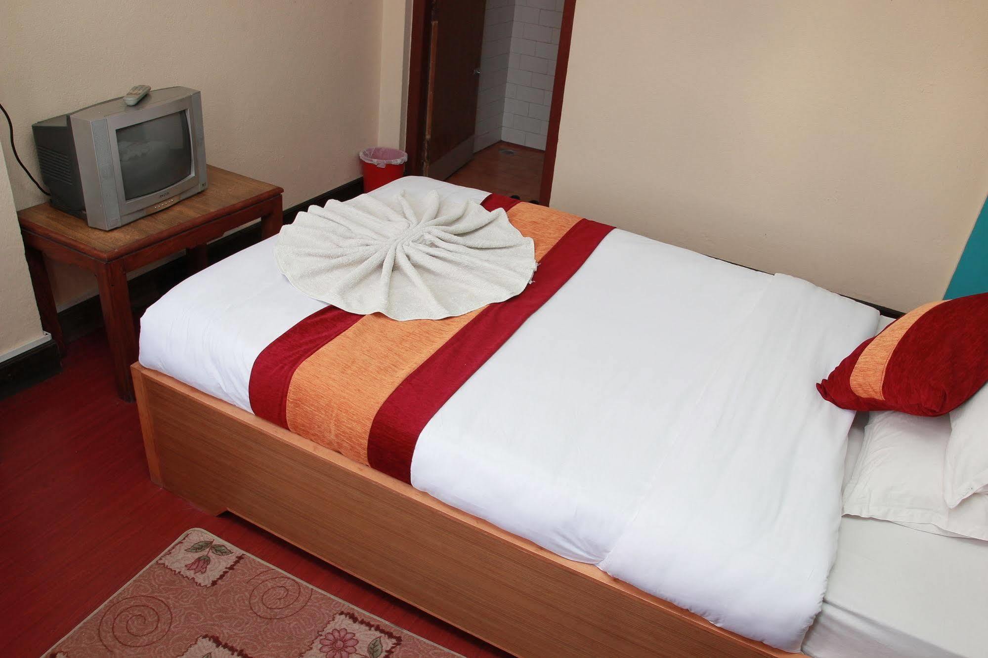 Shree Tibet Family Guest House Катманду Екстер'єр фото