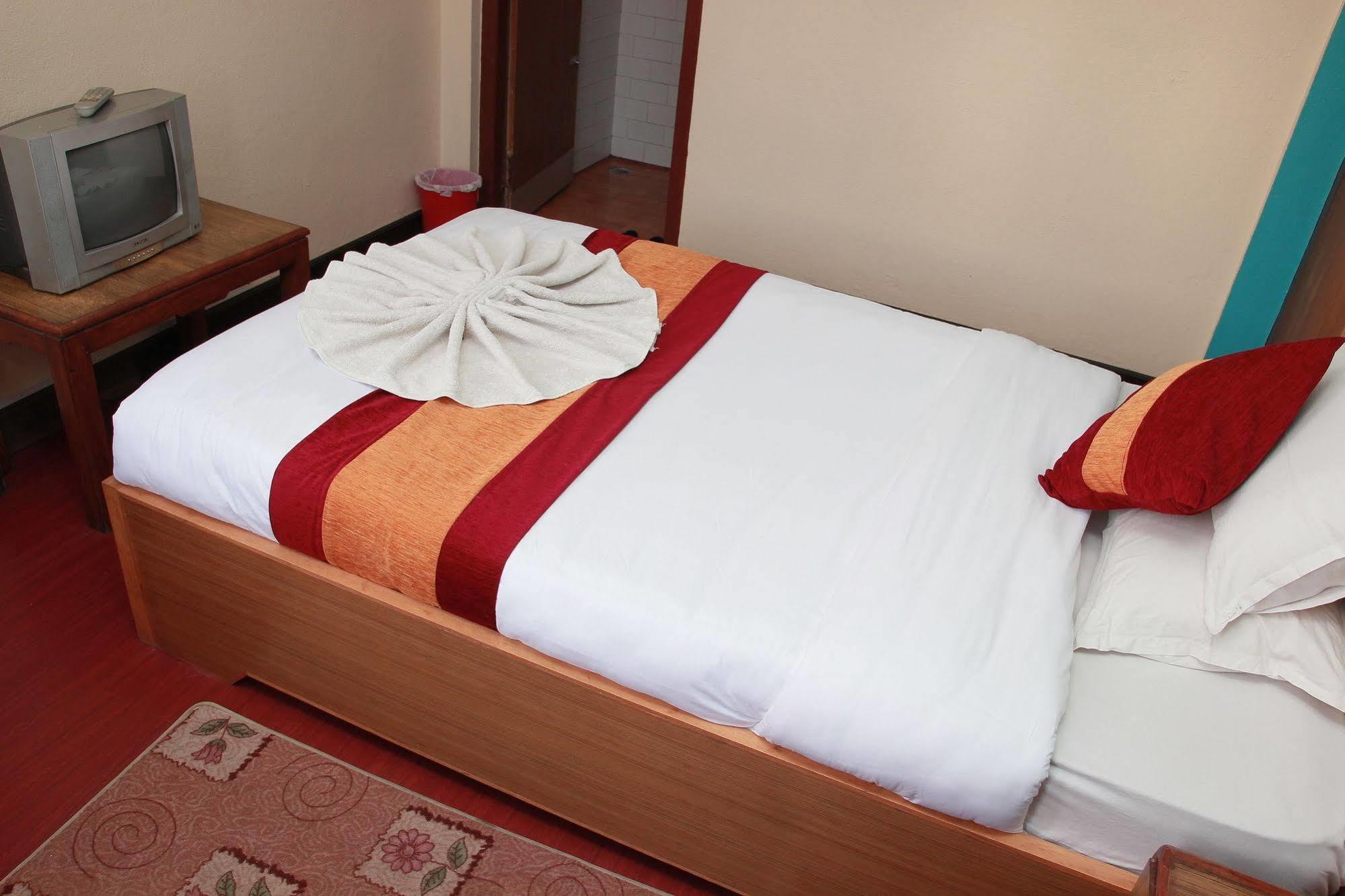 Shree Tibet Family Guest House Катманду Екстер'єр фото