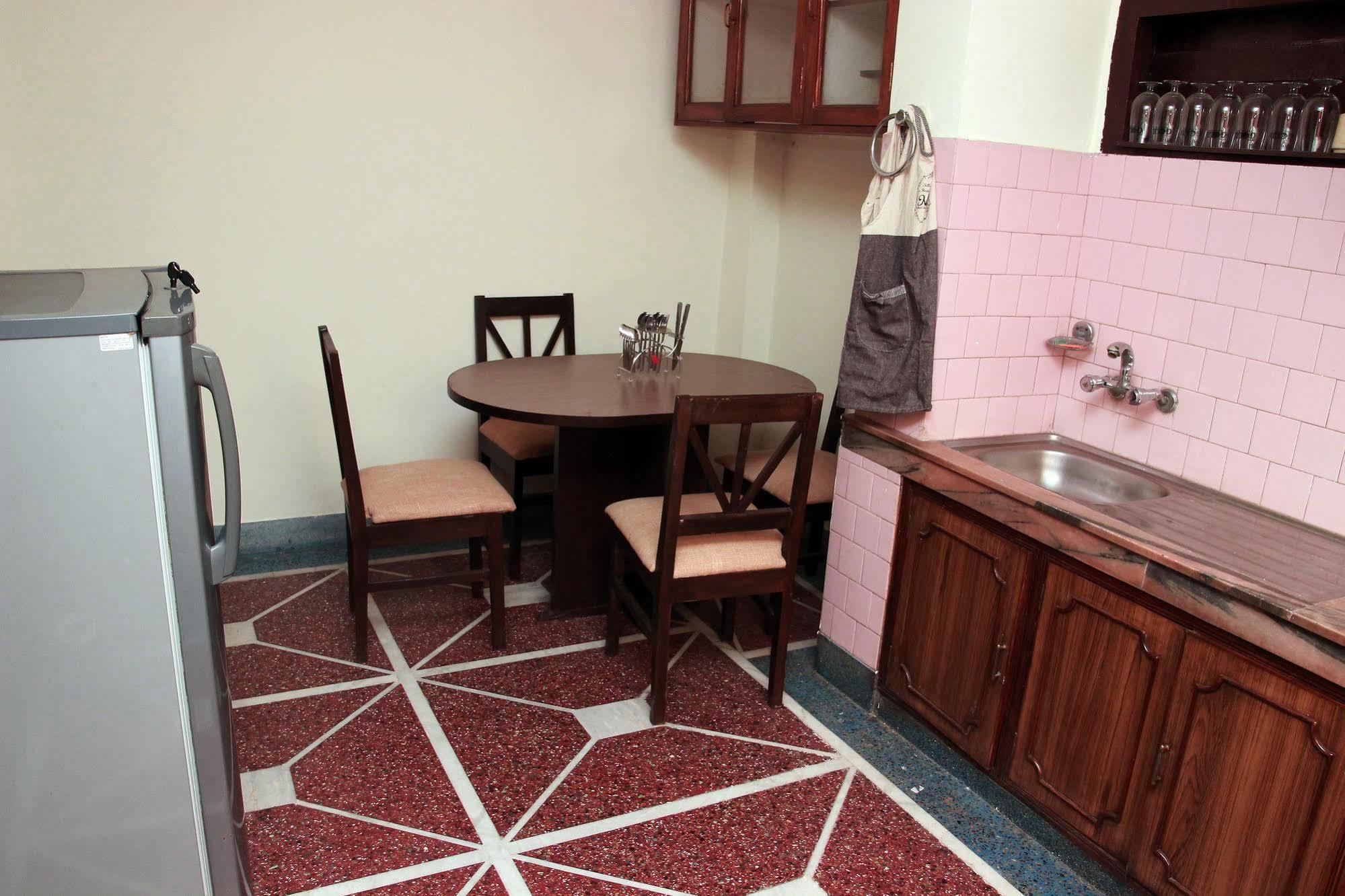 Shree Tibet Family Guest House Катманду Екстер'єр фото